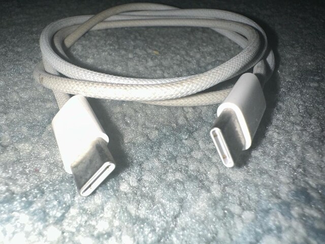 iphone 15 orjinal şarj kablosu type-c