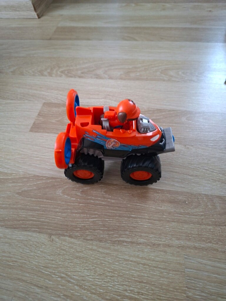 paw patrol zuma - 2