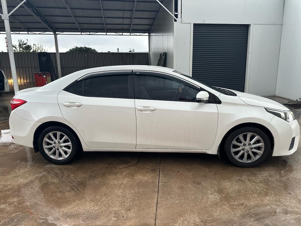 2014 Toyota corolla - 2