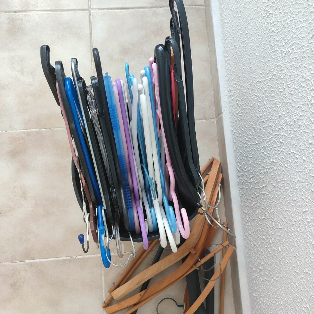 Elbise askısı tahta plastik ve çelik tel karışık - 4