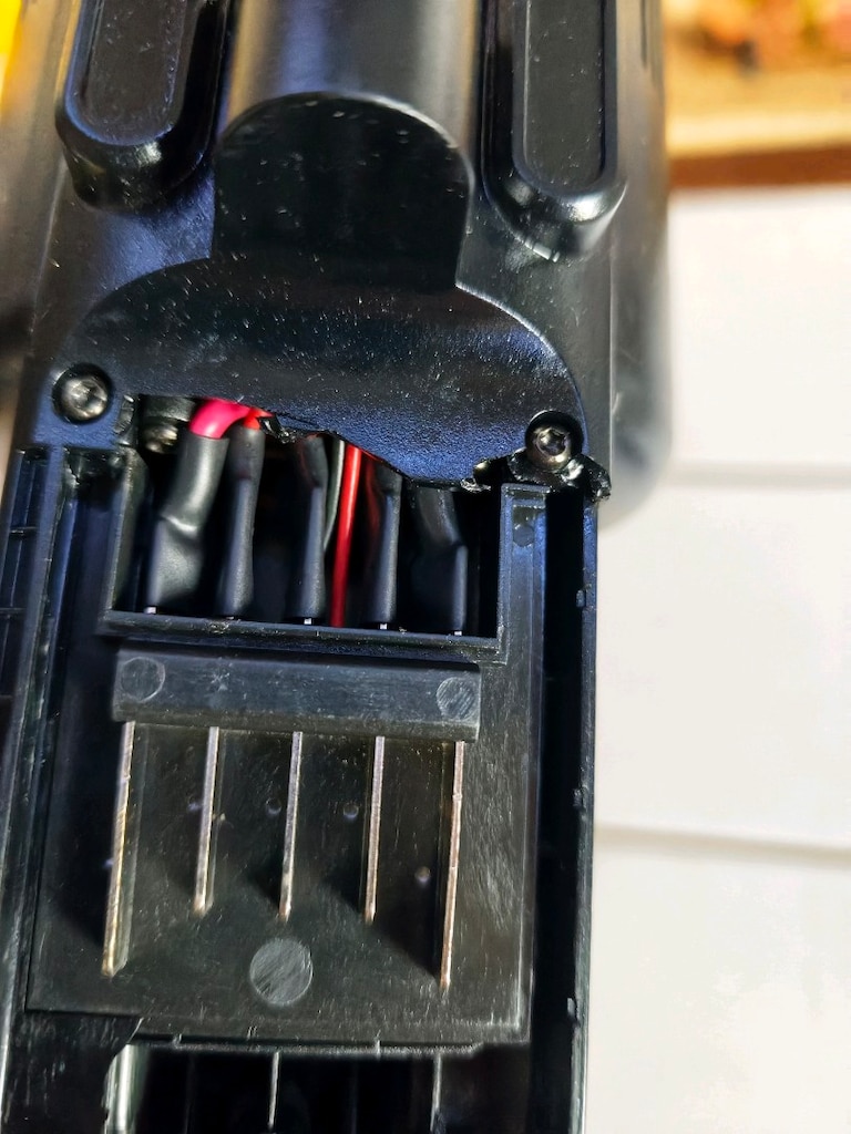 Philips 8000 Serisi Aqua Plus kablosuz dikey şarjlı süpürge XC8057/01 - 3