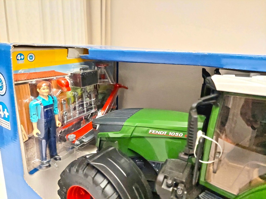 Bruder Fendt 1050 Vario Traktör, Lastikçi Ve Aksesuarları BR04041 - 6