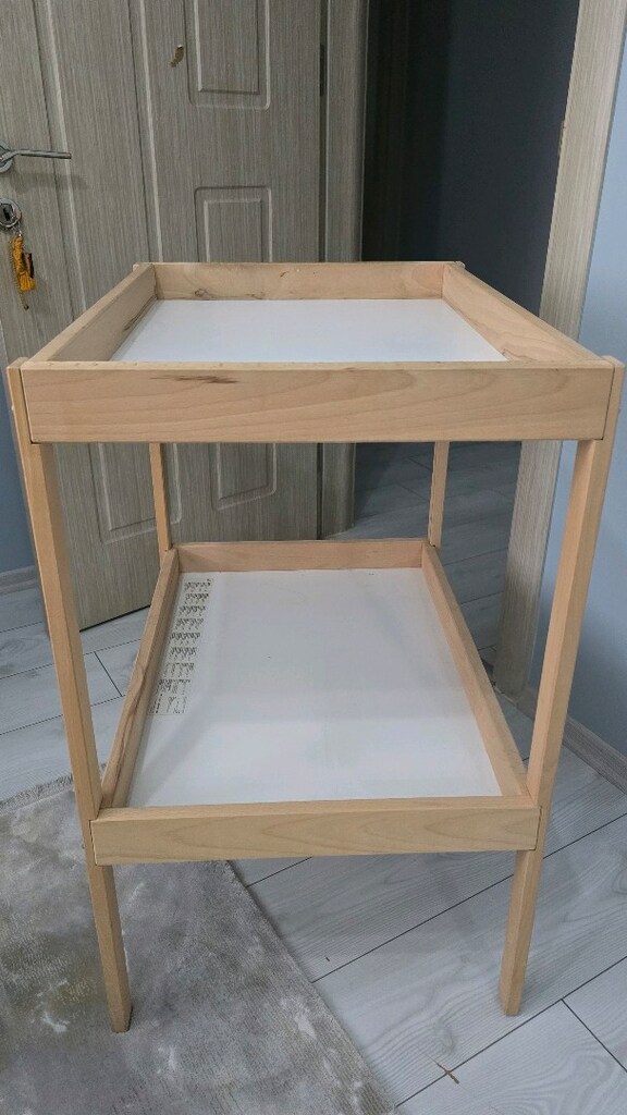 ikea alt değiştirme masası - 3
