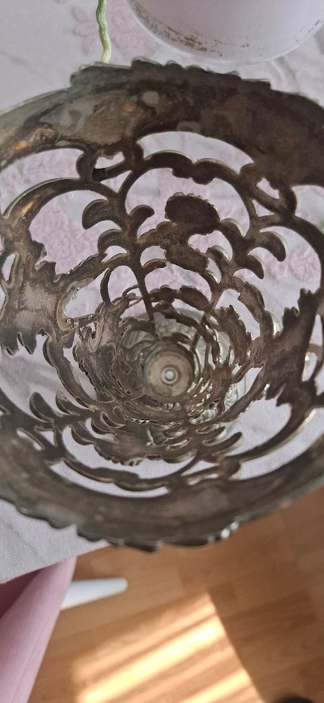 25 CM Vintage Gümüş Renkli Üzüm Motifli İşlemeli Dekoratif Metal Vazo - 3