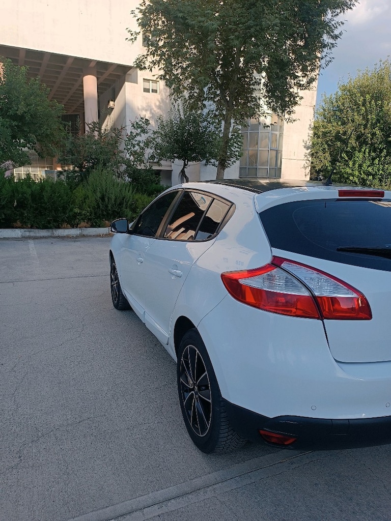 2012 Megane 3 play 1.5dci değişensiz hasarsız - 8