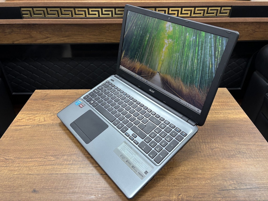 Acer Aspire E1-572G i7 4500U 8GB 120GB SSD + 250GB HDD 15.6" Notebook - 3