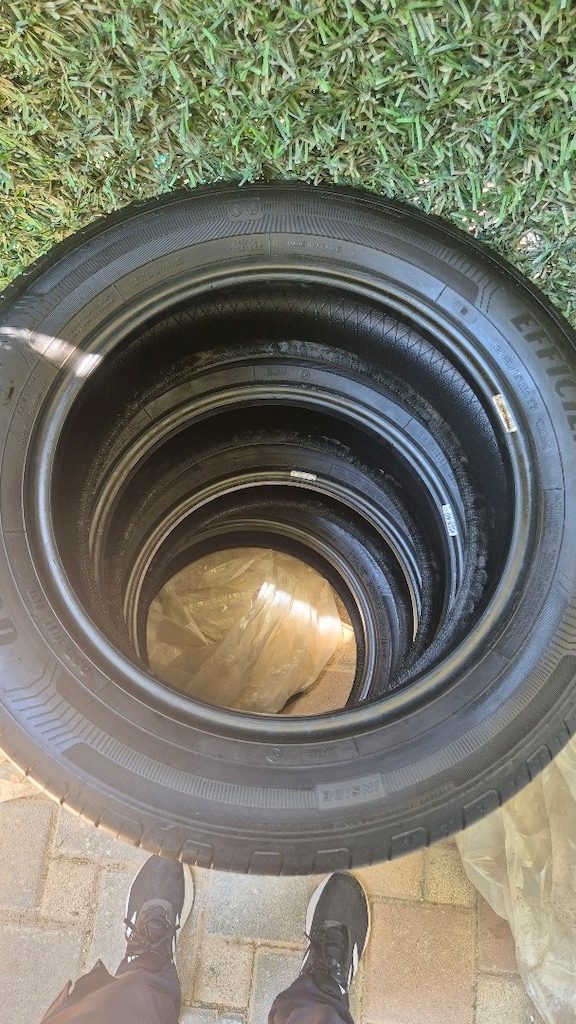 215 60 17 goodyear çıkma lastik - 2