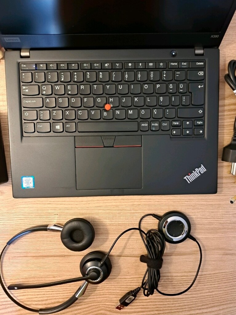 LENOVO ThinkPad X390 LAPTOP - 2