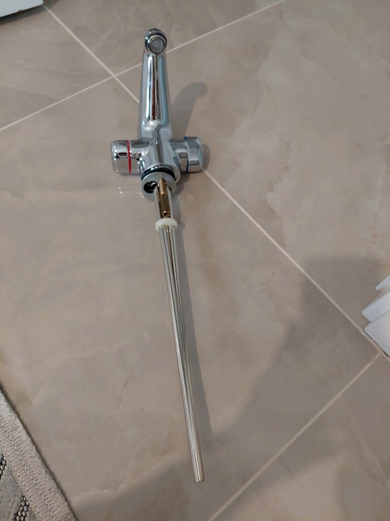 ARTEMA MARKA LAVABO BATARYASİ. - 2