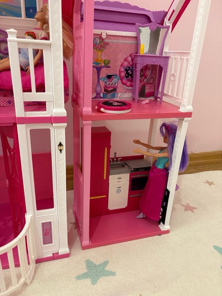 Barbie evi - 5