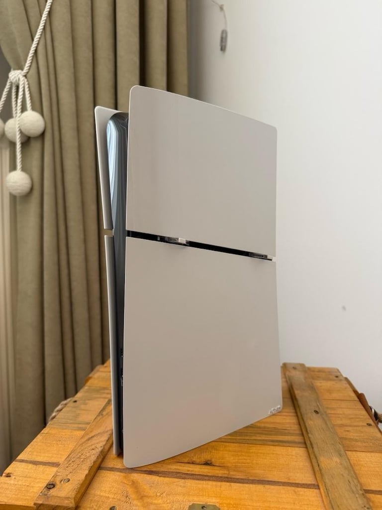 Çiziksiz temiz çift kollu PS5 gamer laptop takaslı - 4