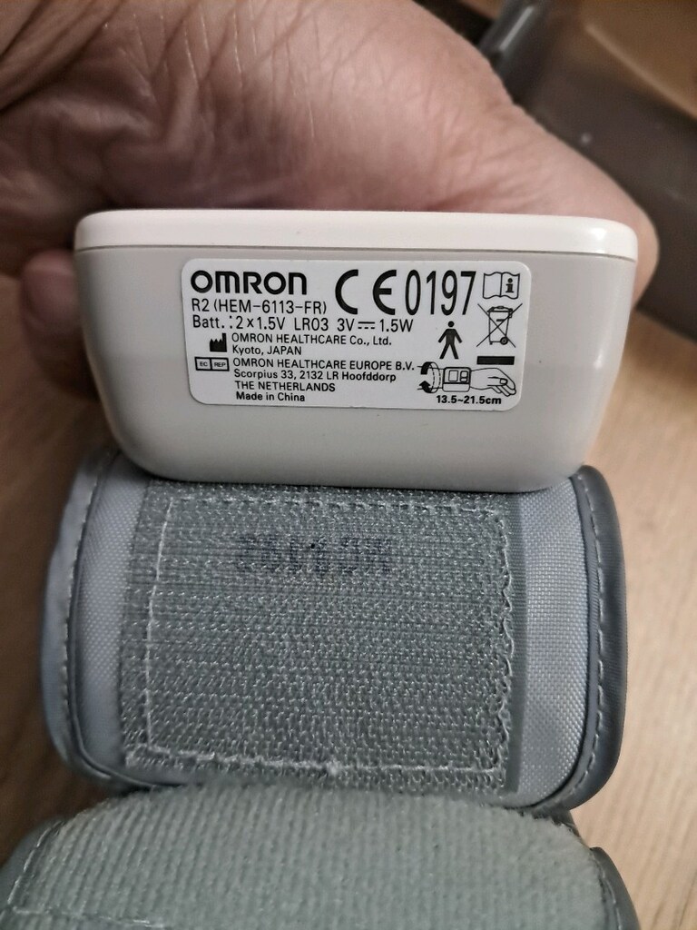 Omro. R2 bilek tipi Tansiyon aleti - 4