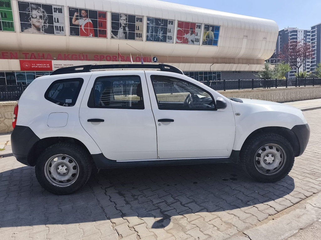 Dacia Duster Ambiance 4x4 2017 model - 2