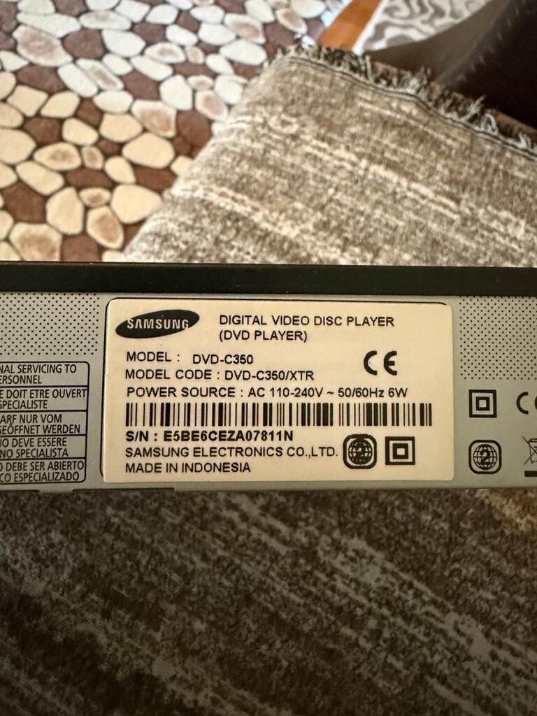 SAMSUNG DVD PLAYER - 7