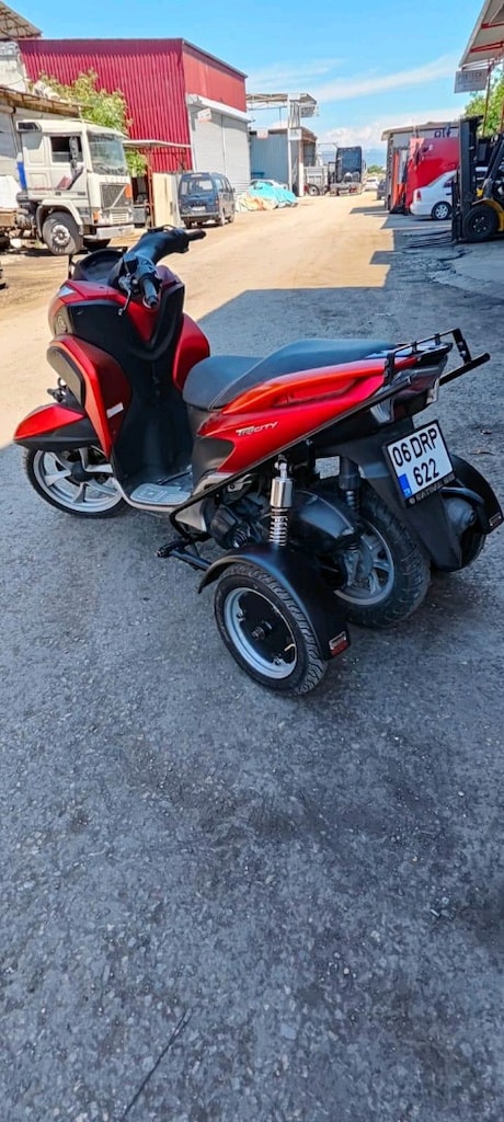 Yamaha - 3