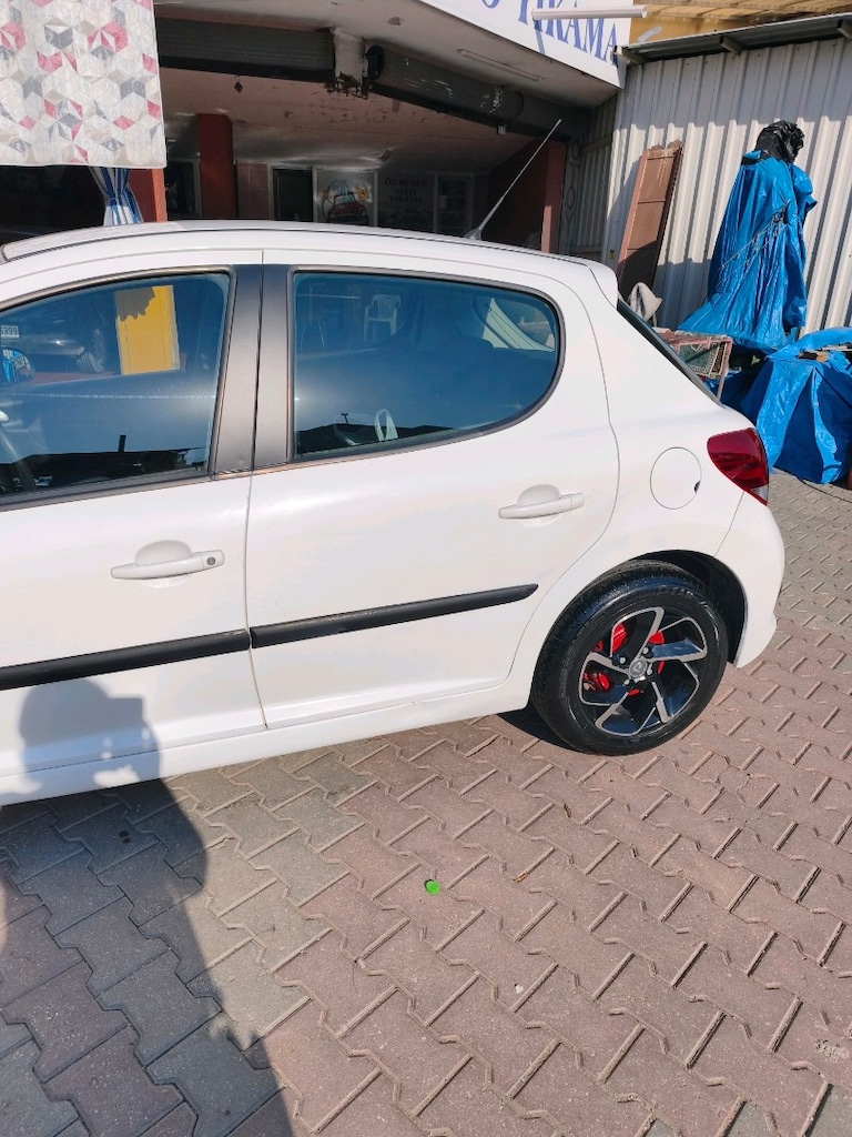 Beyaz Peugeot Araba - 8
