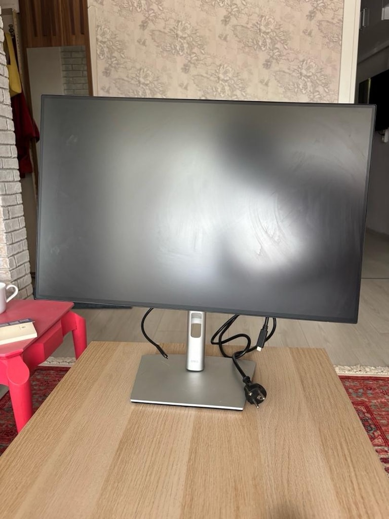 Dell UltraSharp U2421E - 24.1" Type-C / IPS Monitör (16:10) - 2