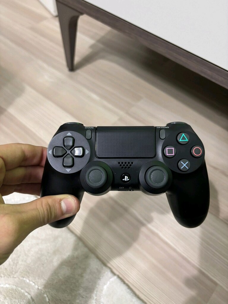 PlayStation 4 - 3