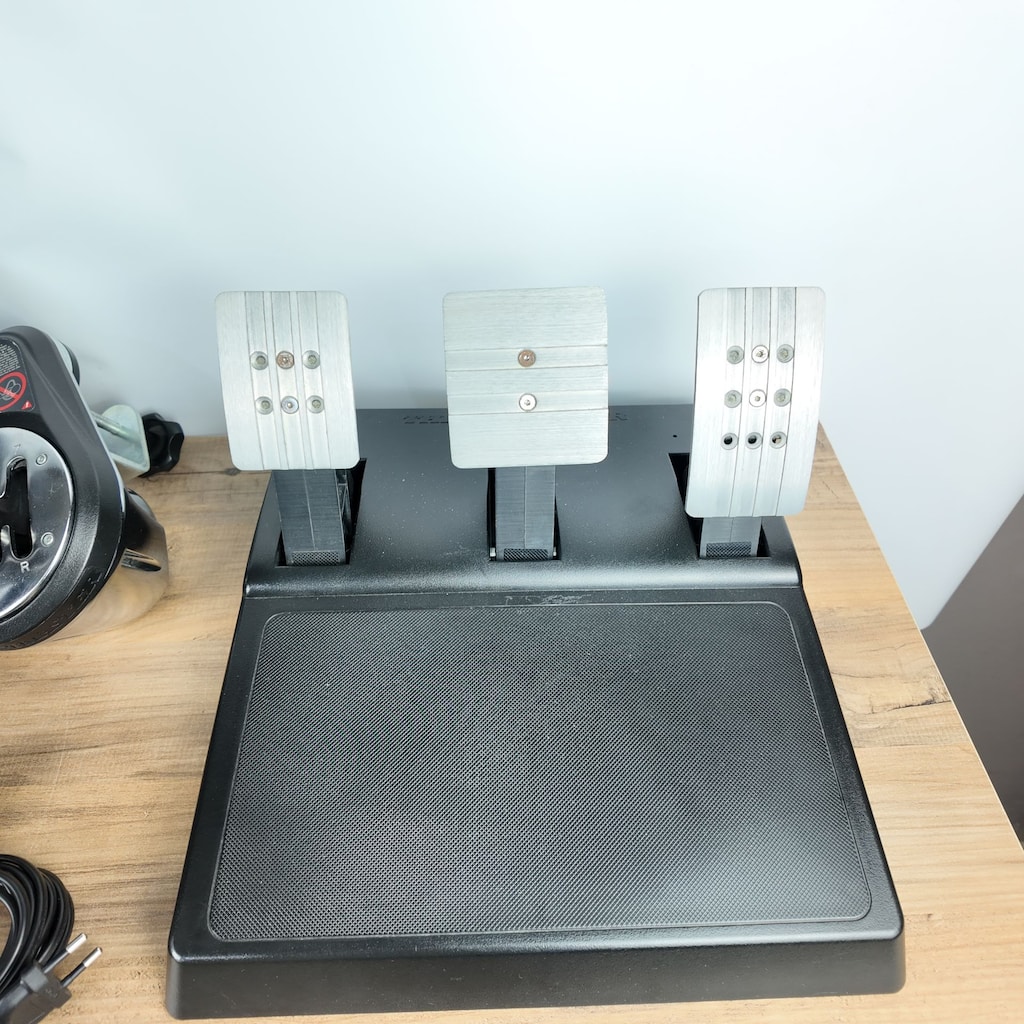 THRUSTMASTER T300RS GT + THRUSTMASTER TH8A VİTES İKİNCİ EL TEMİZ - 5