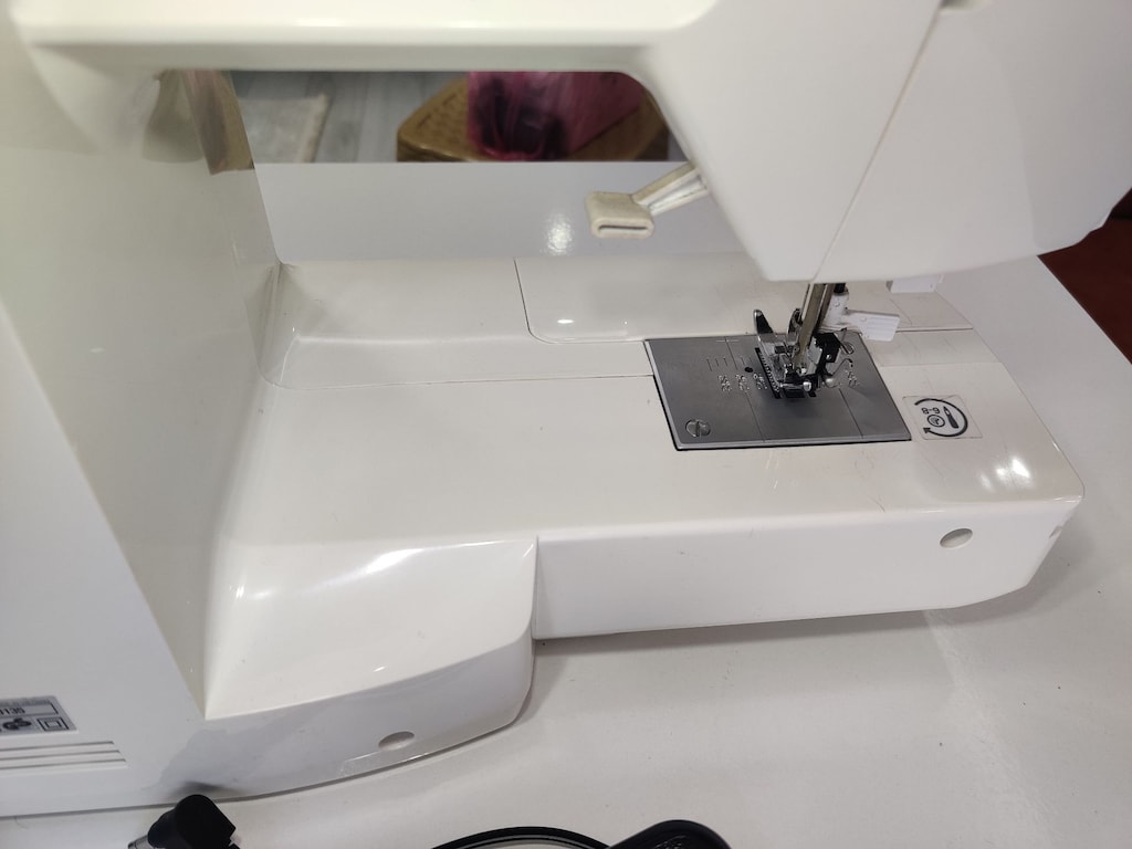 Singer Brilliance 6160 Dikiş Makinesi + Taşıma Saklama Kutusu - 6