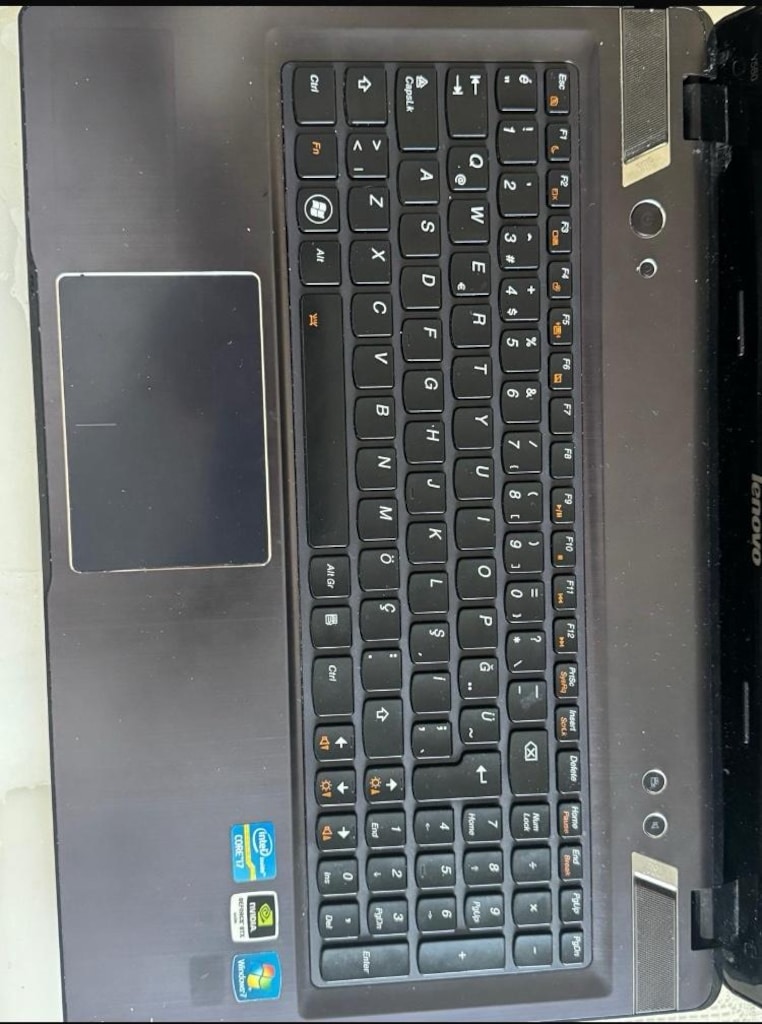 levova laptop - 2