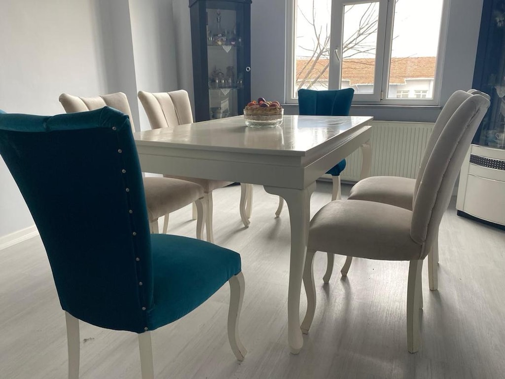Beyaz Yemek Masası 2 adet gümüşlük - 8