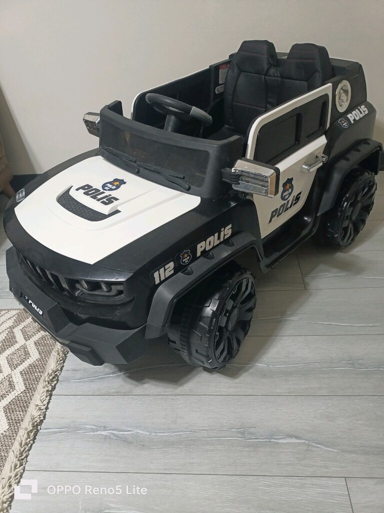 Akülü Polis Arabası - 2