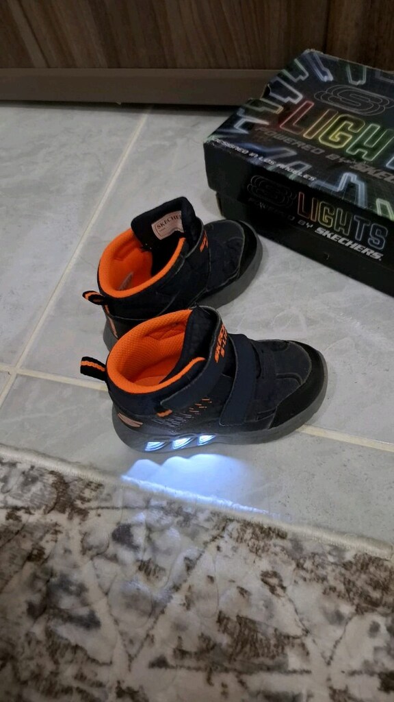 SKECHERS ERKEK ÇOCUK BOT ORJİNAL SIFIR AYARINDA 24 NUMARA - 2