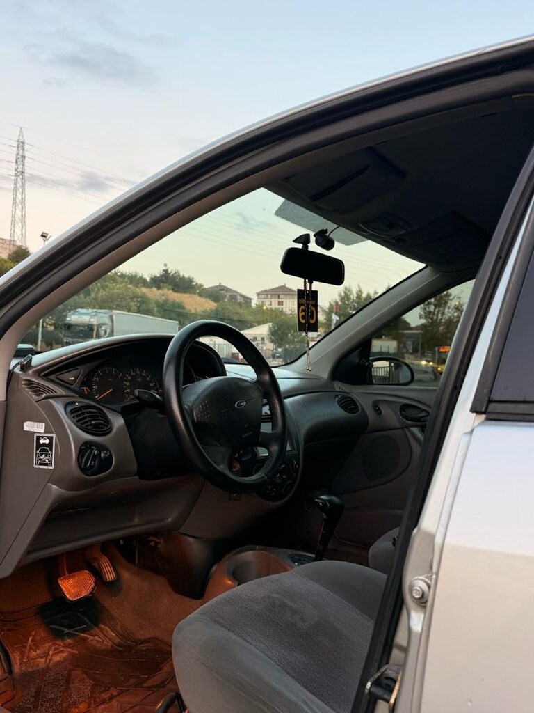 sahibinden temiz otomatik aile arabası - 11