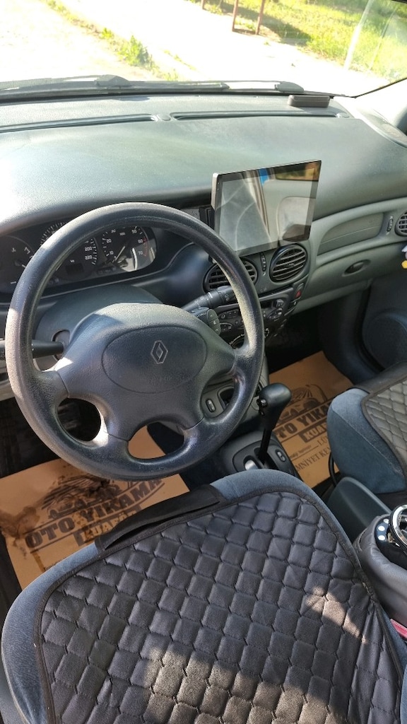 Renault Megane Scenic 1 2.0 otomatik vites - 12