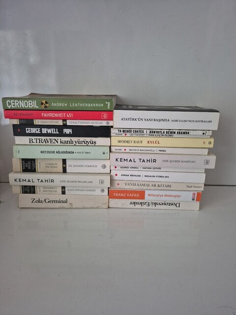 Toplu kitap satımı.