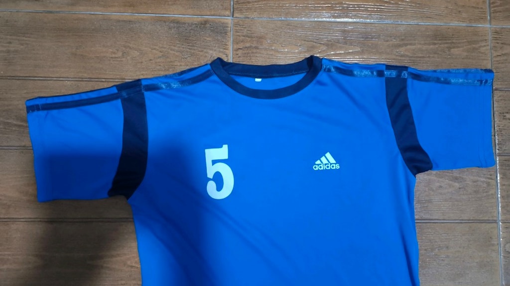Adanademirspor forma.. Bir koltuk altı uçtan diğer uca yanlamasına eni - 2