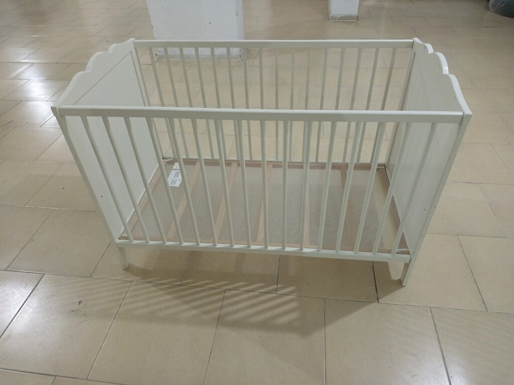 Ikea marka tertemiz bebek karyolası beşik - 9
