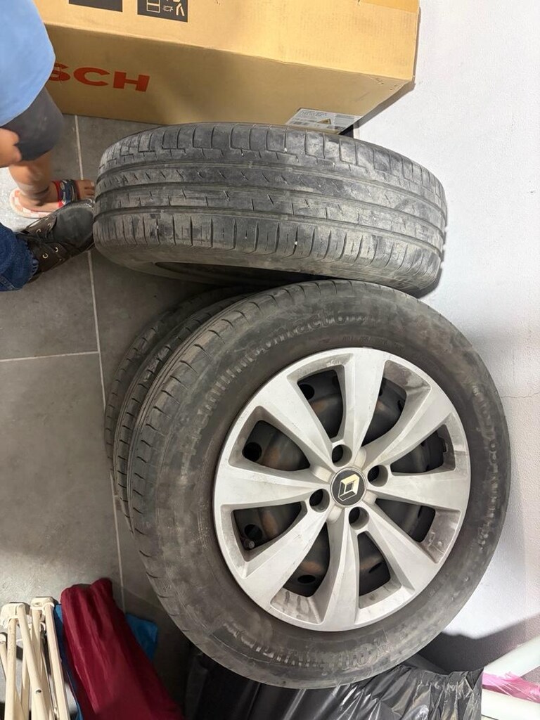 4x100 15 Inç kara jant lastik. - 4