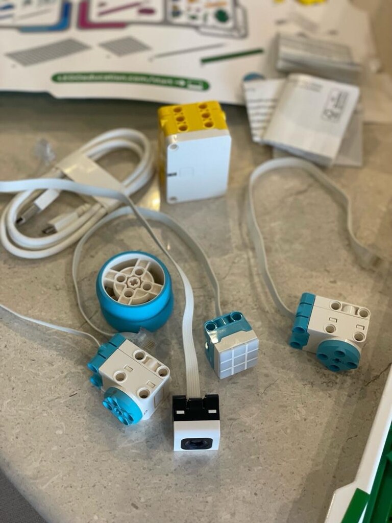 lego spike education - 4