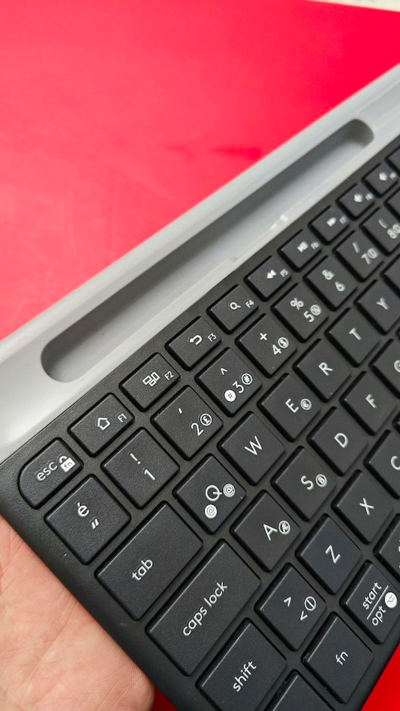 Logitech K580 Slim Multi-Device Kablosuz Türkçe Q Klavye (USB Alıcılı) - 8