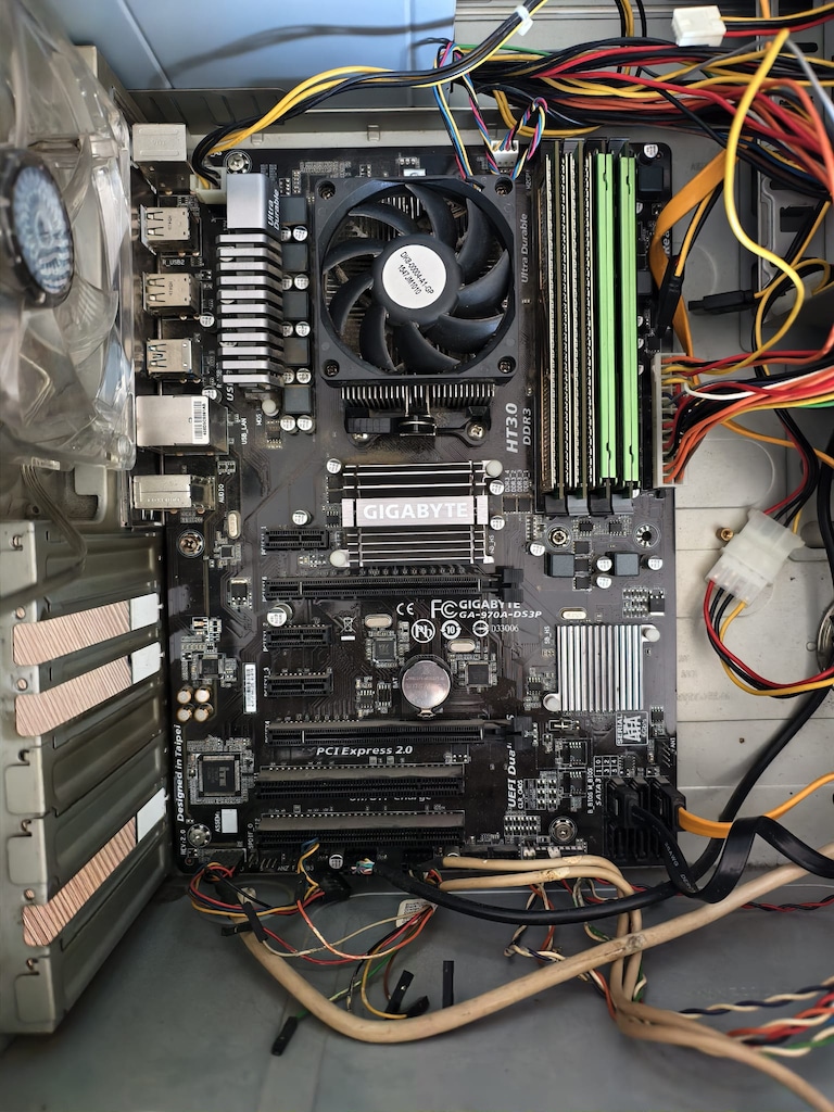GİGABYTE GA-970 ANAKART - AMD ANAKART - 5
