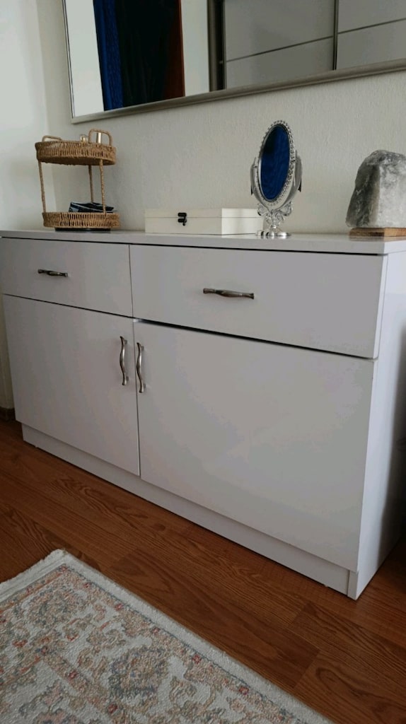 Taşınma Nedeniyle Satılık Beyaz Konsol / Çok Amaçlı Dolap - 2