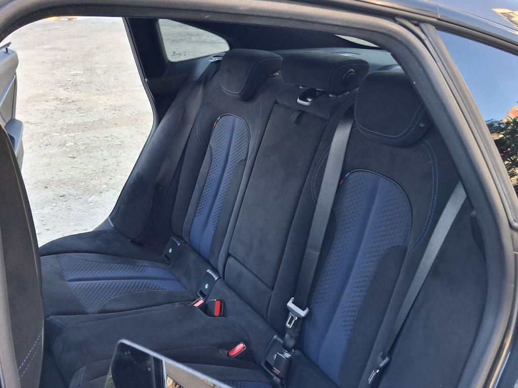 Bmw 2.18i First Edition M Sport Hayalet Ekran - Cam Tavan - Full Paket - 10