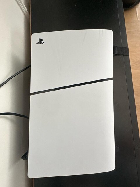 Çok az kullanılmış Ps5 2 kol 1 TB