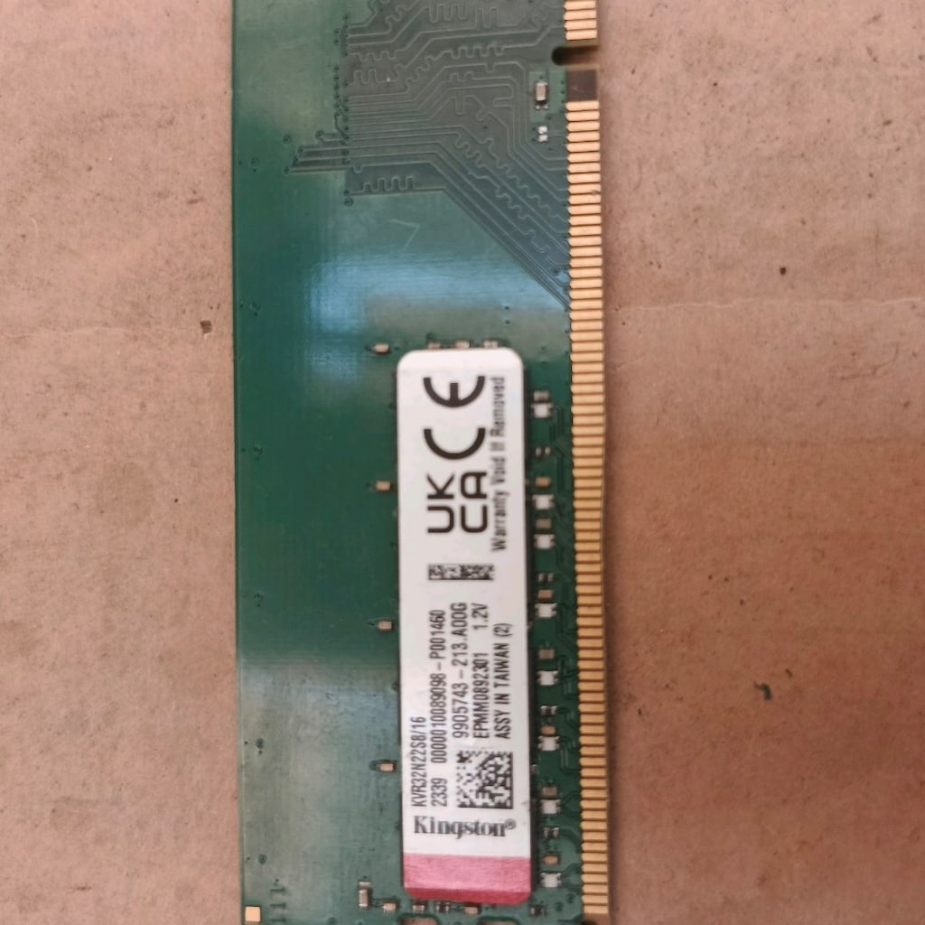 Kingston 16GB DDR4 3200MHz Masaüstü RAM Bellek (KVR32N22S8/16) - 2
