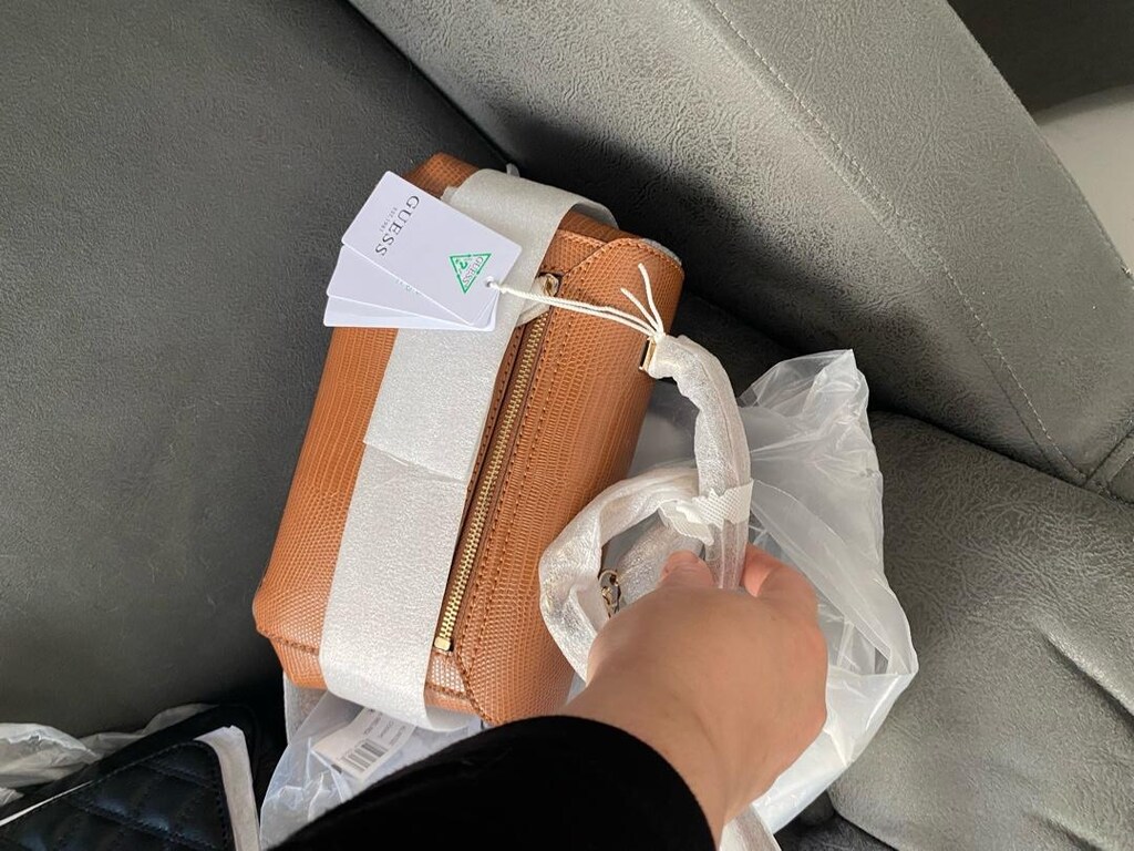 guess çanta — görsel 7/8