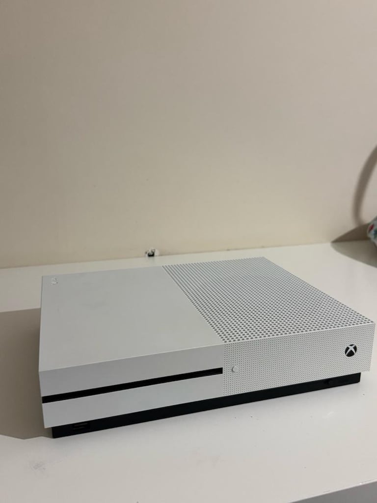 Xbox One S 1TB - 3