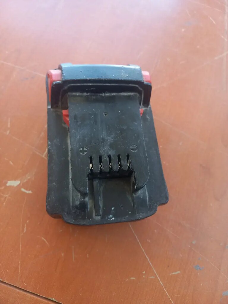 Milwaukee 18 v 5A lion - 4