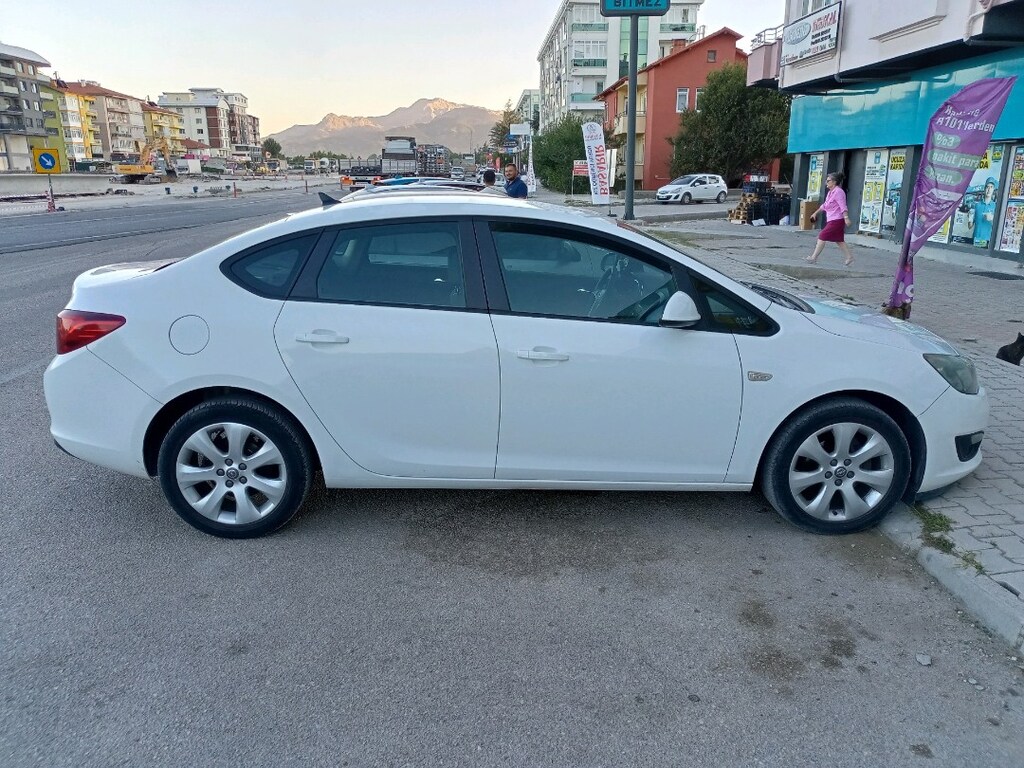 astra j - 2