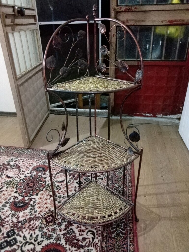 Sebzelik, ciceklik, ayakkabilik raf - 2
