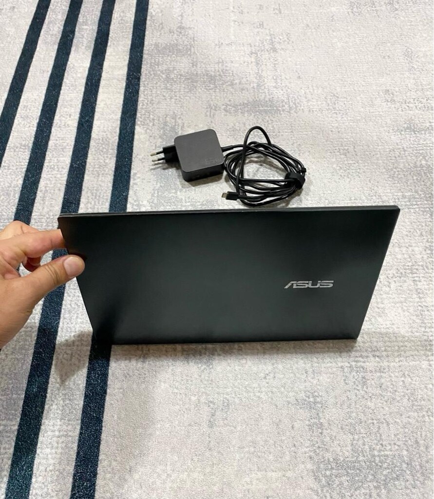ASUS ZENBOOK - 7