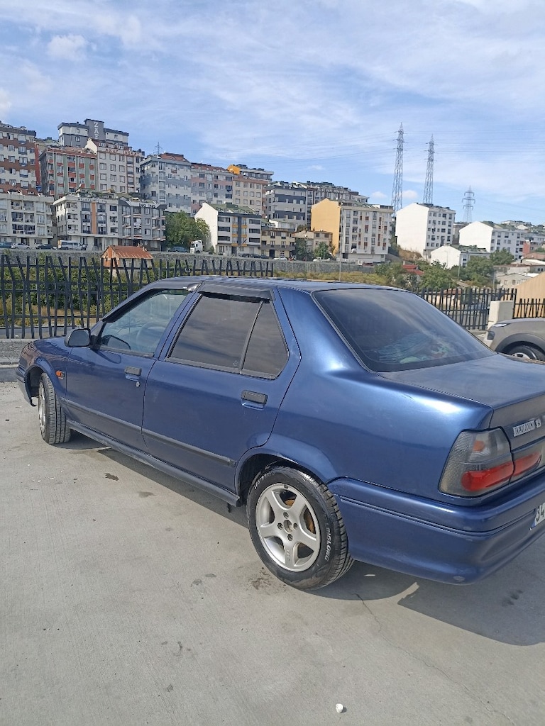 Renault - 6