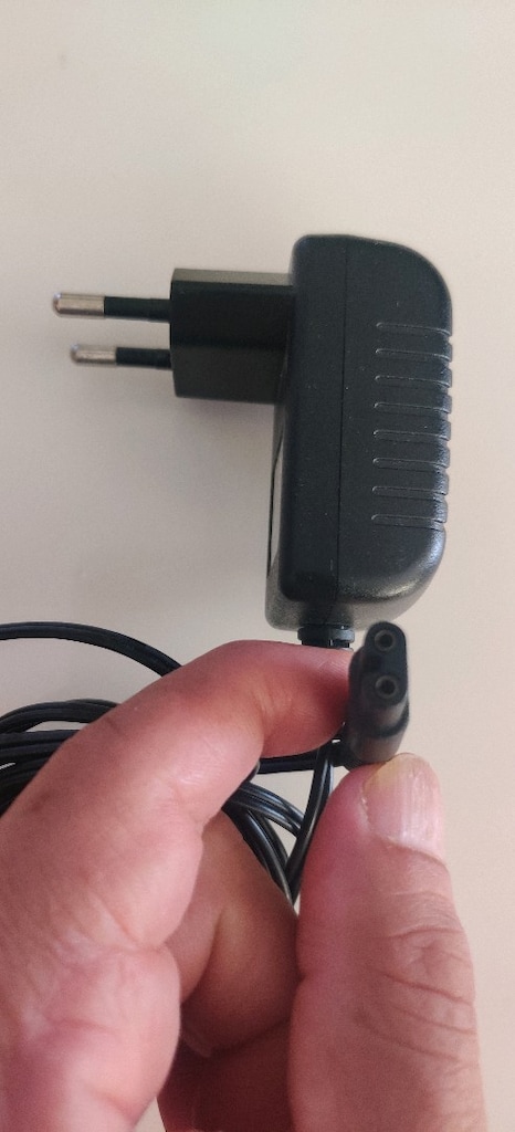 Wahl, Grundig, Carrera ve Leifheit ZDJ050100EU-C model şarj adaptörü. - 3