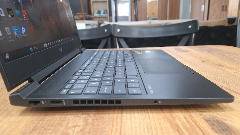 HP Victus 16 Gaming Laptop Ryzen 5 7640HS 16GB RAM 512GB - 6